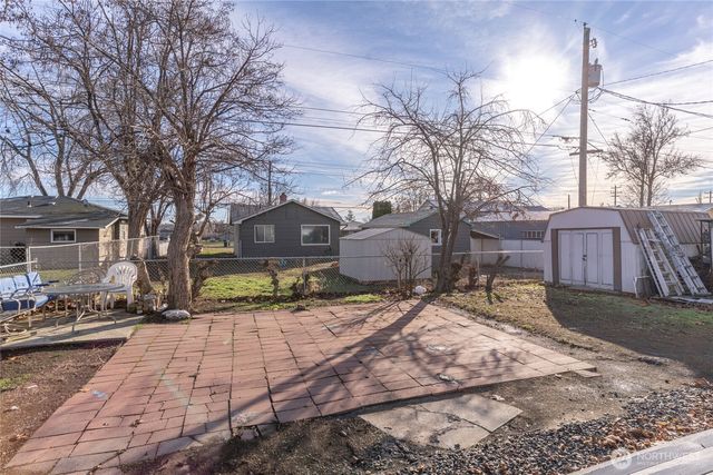 2427 W Texas Street, Moses Lake, WA 98837