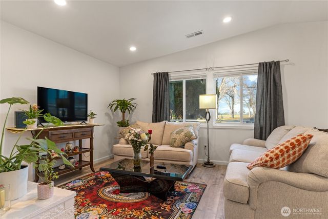 2427 W Texas Street, Moses Lake, WA 98837