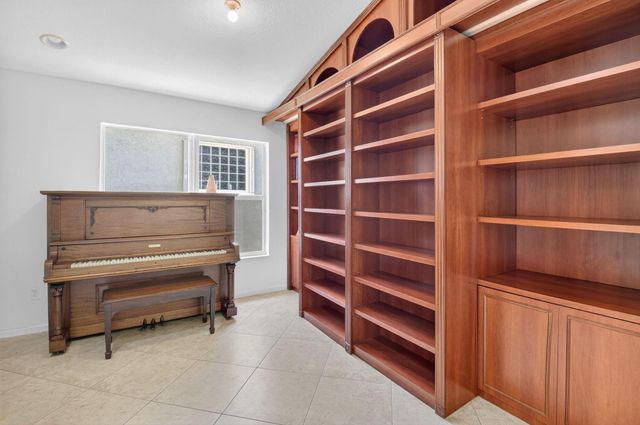 9870 Casa Mar Dr, Lake Worth, FL 33467