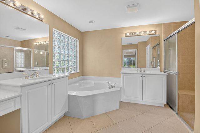 9870 Casa Mar Dr, Lake Worth, FL 33467