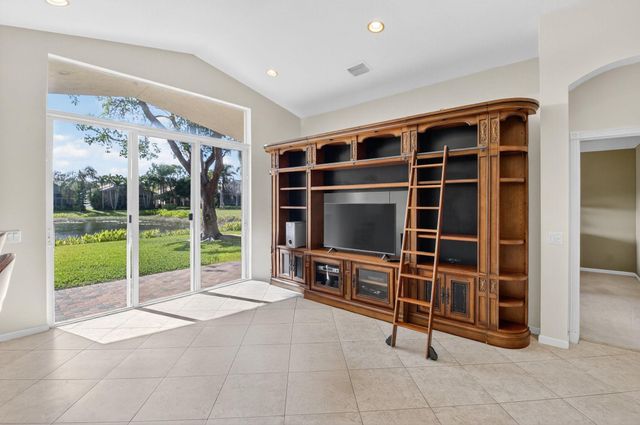 9870 Casa Mar Dr, Lake Worth, FL 33467