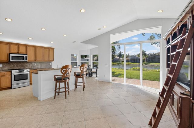 9870 Casa Mar Dr, Lake Worth, FL 33467