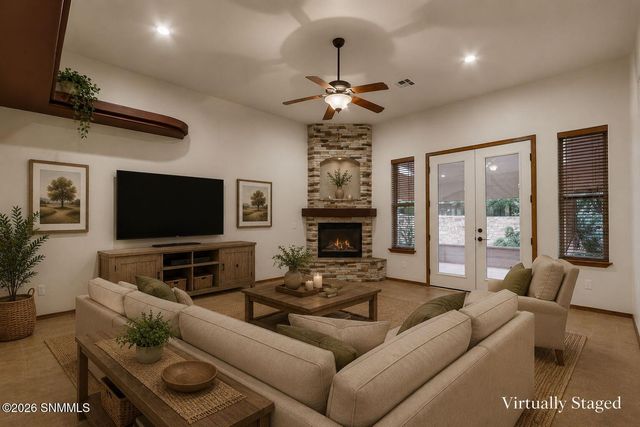 1927 San Fernando, Las Cruces, NM 88011
