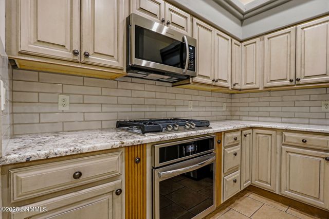 1927 San Fernando, Las Cruces, NM 88011