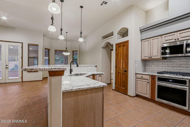 1927 San Fernando, Las Cruces, NM 88011