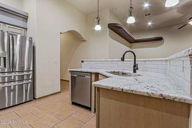 1927 San Fernando, Las Cruces, NM 88011