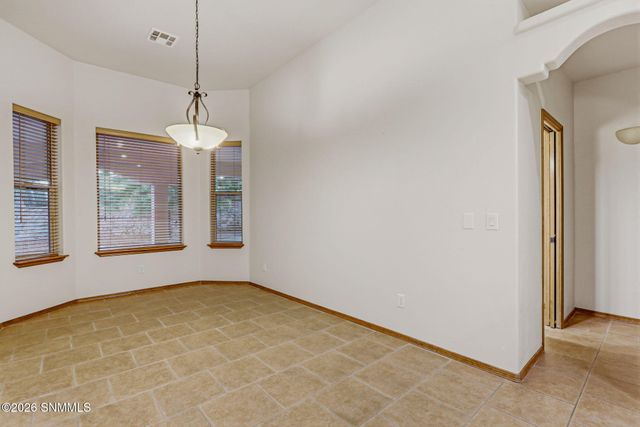 1927 San Fernando, Las Cruces, NM 88011