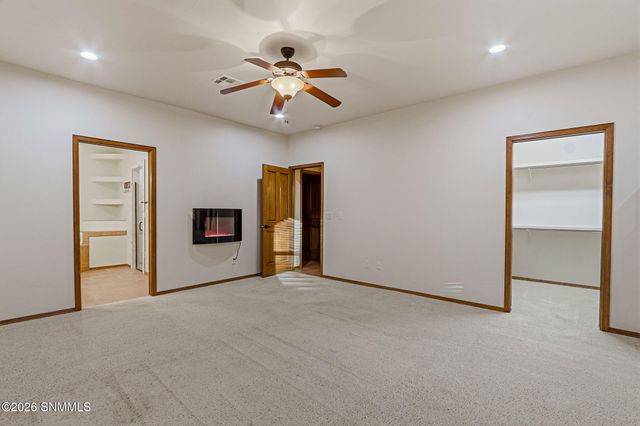 1927 San Fernando, Las Cruces, NM 88011