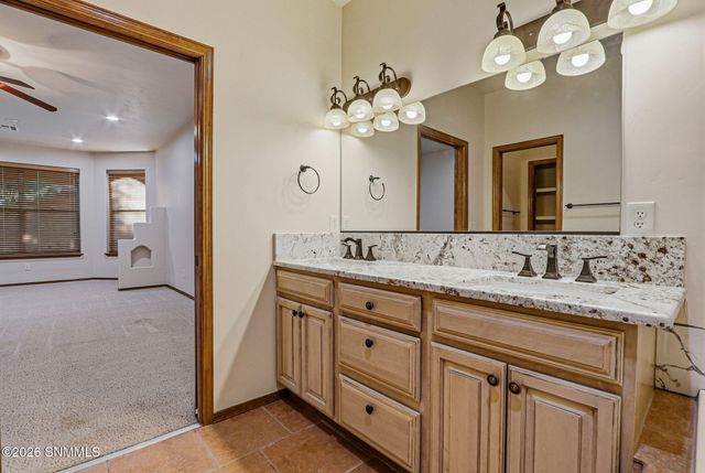 1927 San Fernando, Las Cruces, NM 88011