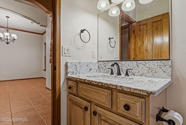 1927 San Fernando, Las Cruces, NM 88011