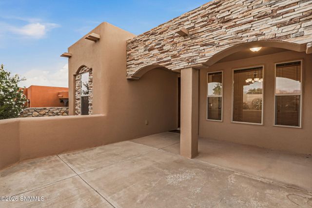 1927 San Fernando, Las Cruces, NM 88011
