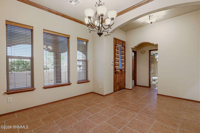 1927 San Fernando, Las Cruces, NM 88011
