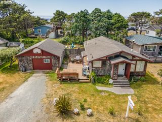 25760 NEDONNA Ave, Rockaway Beach, OR 97136