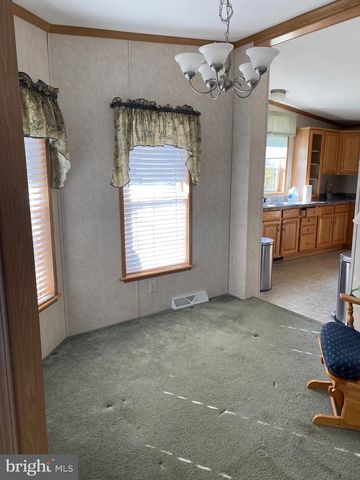 27 E BROADWAY, Etters, PA 17319