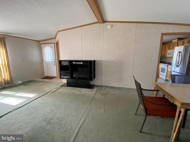 27 E BROADWAY, Etters, PA 17319