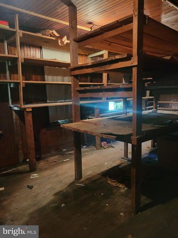 27 E BROADWAY, Etters, PA 17319