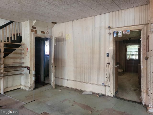 27 E BROADWAY, Etters, PA 17319