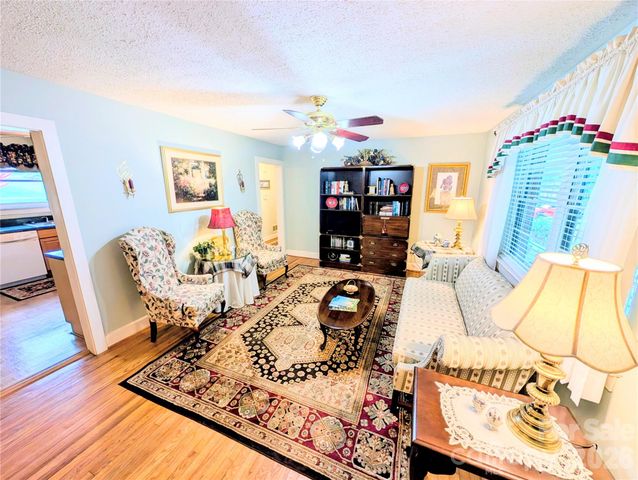 1014 SW Wright Street SW 5, Lenoir, NC 28645