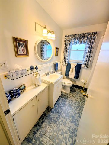 1014 SW Wright Street SW 5, Lenoir, NC 28645