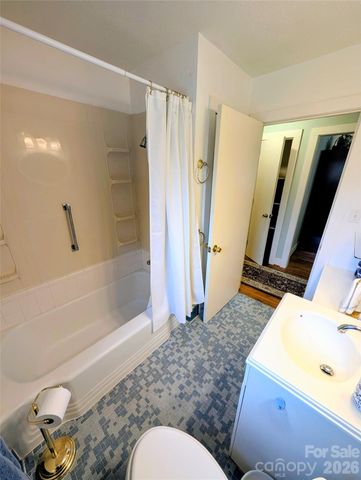 1014 SW Wright Street SW 5, Lenoir, NC 28645