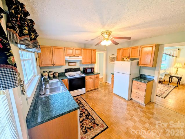 1014 SW Wright Street SW 5, Lenoir, NC 28645