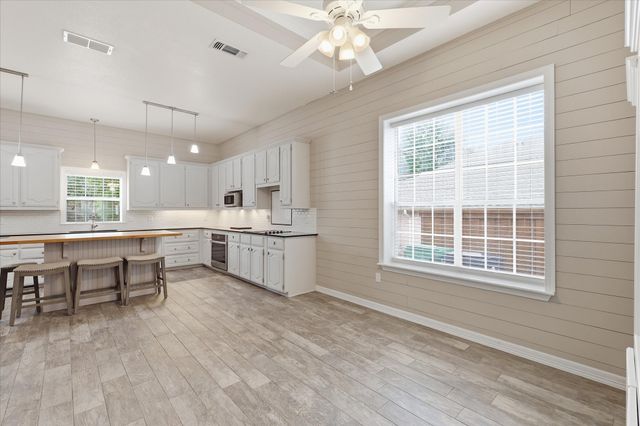 1146 Oakhurst Street, Denton, TX 76210