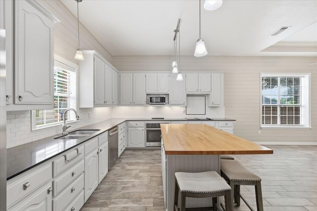 1146 Oakhurst Street, Denton, TX 76210