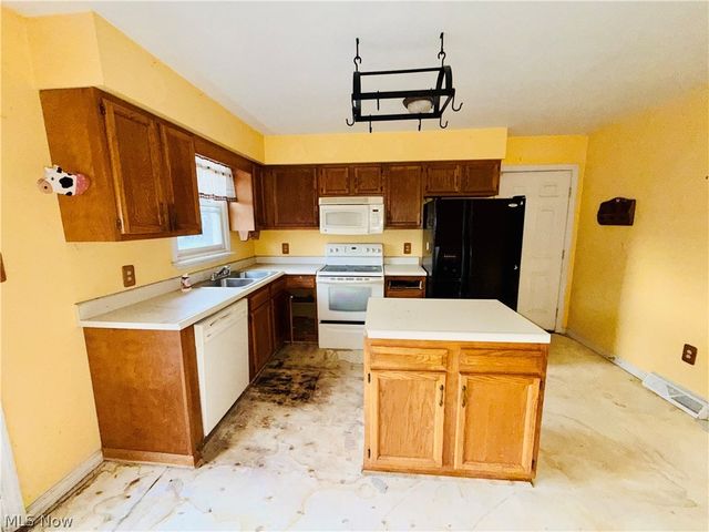 335 Sealock Avenue, Steubenville, OH 43952