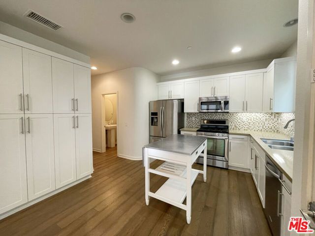 5552 Palm Drive, Hawthorne, CA 90250