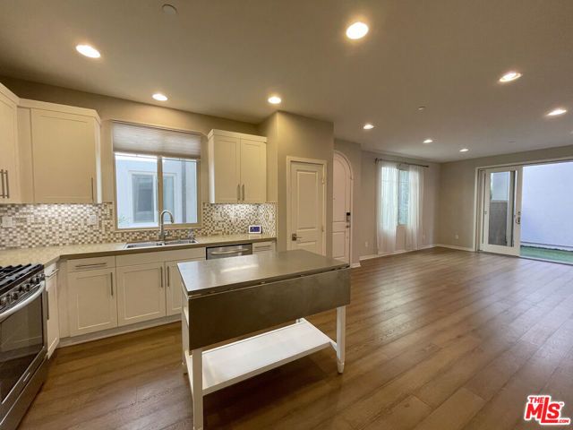 5552 Palm Drive, Hawthorne, CA 90250