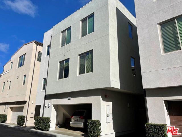 5552 Palm Drive, Hawthorne, CA 90250