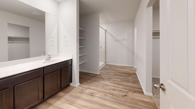 160 McNamara CT, Jarrell, TX 76537