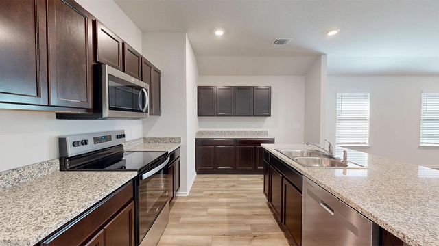 160 McNamara CT, Jarrell, TX 76537