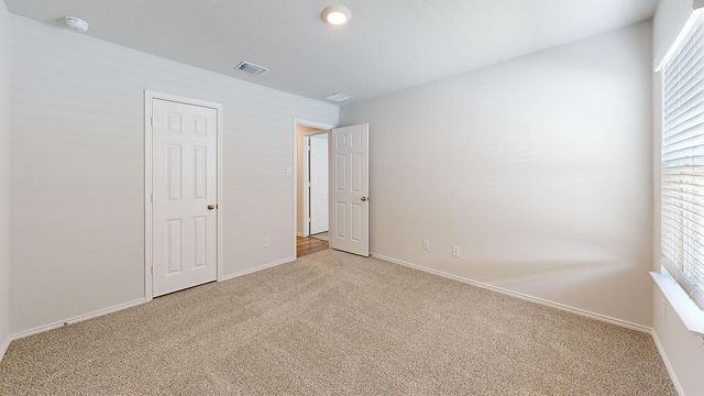 160 McNamara CT, Jarrell, TX 76537