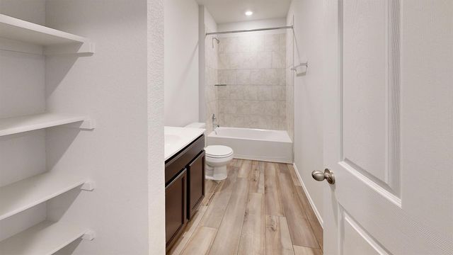 160 McNamara CT, Jarrell, TX 76537