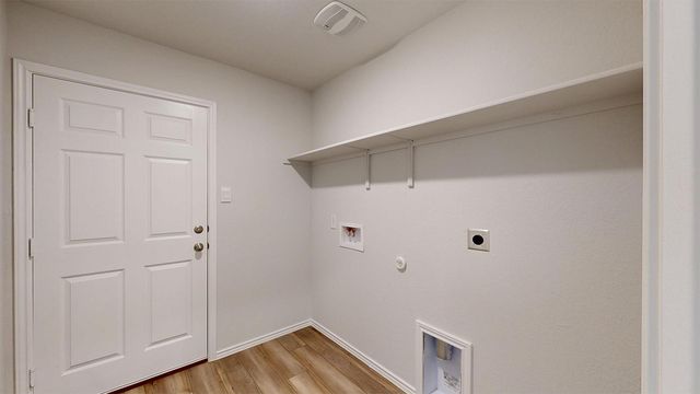 160 McNamara CT, Jarrell, TX 76537
