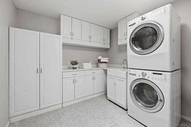 1157 Whispering Highlands Dr, Escondido, CA 92027