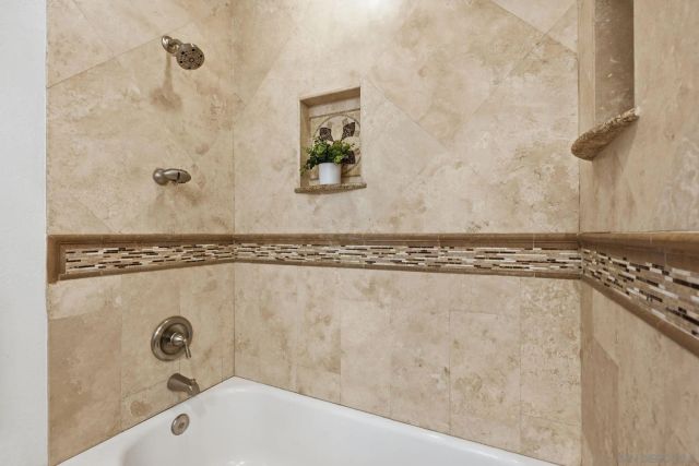 1157 Whispering Highlands Dr, Escondido, CA 92027