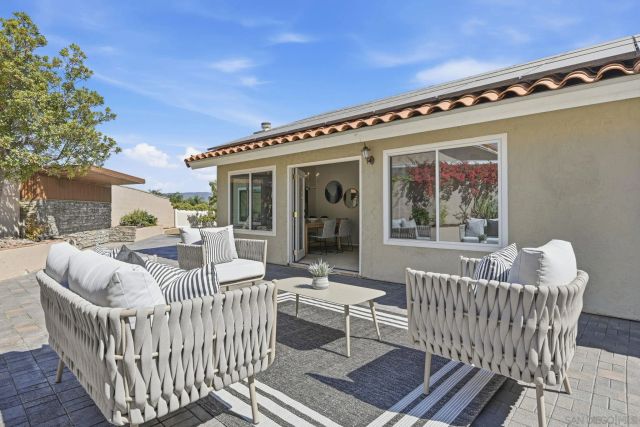 1157 Whispering Highlands Dr, Escondido, CA 92027