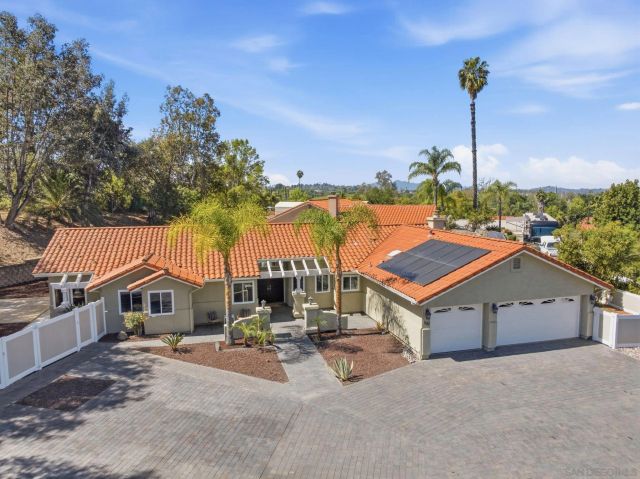 1157 Whispering Highlands Dr, Escondido, CA 92027