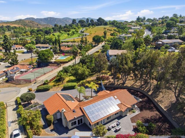 1157 Whispering Highlands Dr, Escondido, CA 92027