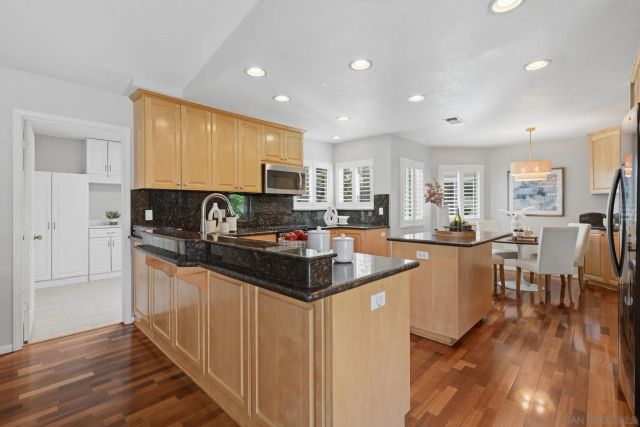 1157 Whispering Highlands Dr, Escondido, CA 92027