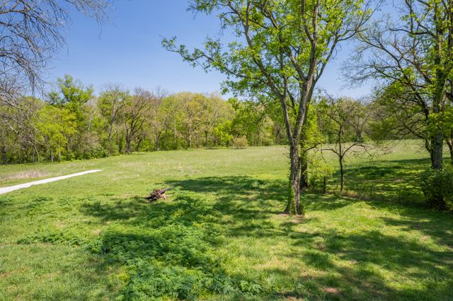 4 Old Zion Rd, Columbia, TN 38401