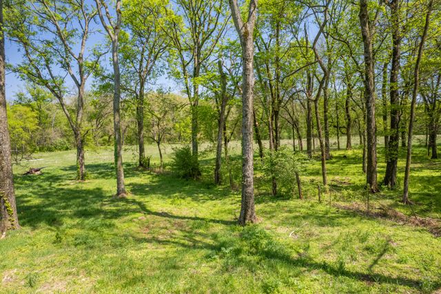 4 Old Zion Rd, Columbia, TN 38401