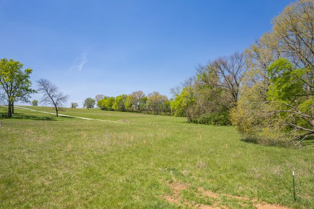 4 Old Zion Rd, Columbia, TN 38401