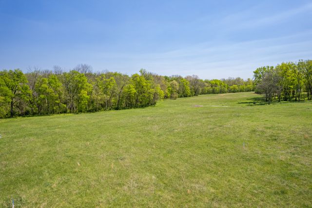 4 Old Zion Rd, Columbia, TN 38401