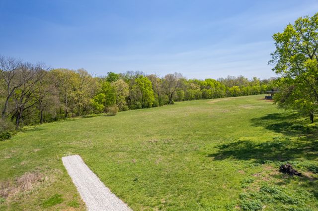 4 Old Zion Rd, Columbia, TN 38401