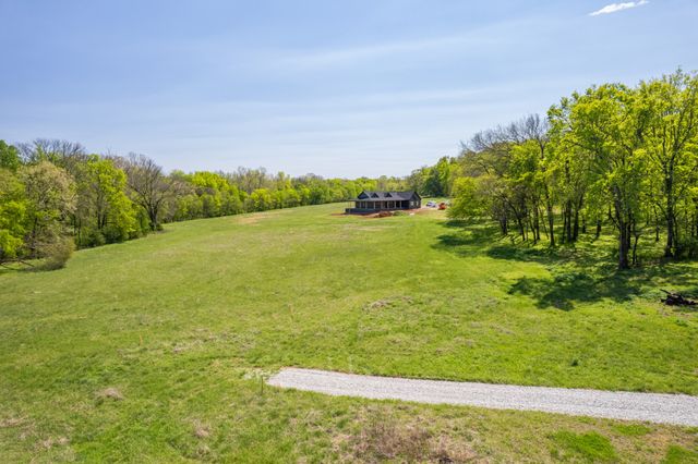 4 Old Zion Rd, Columbia, TN 38401