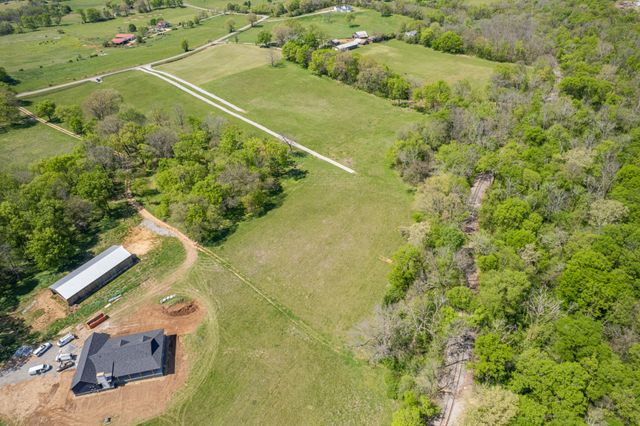 4 Old Zion Rd, Columbia, TN 38401