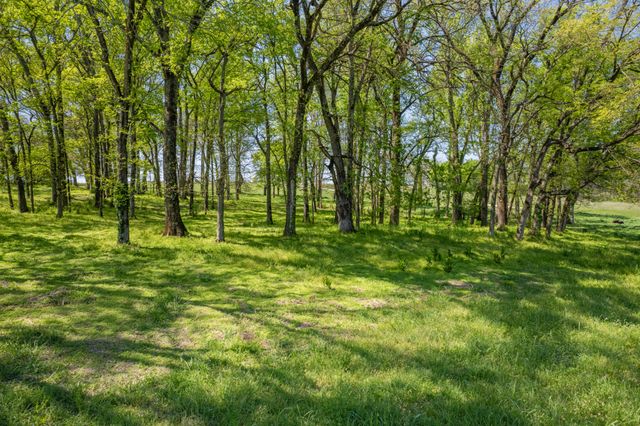 4 Old Zion Rd, Columbia, TN 38401